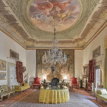 Maggio Palace By Vacavilla Apartment