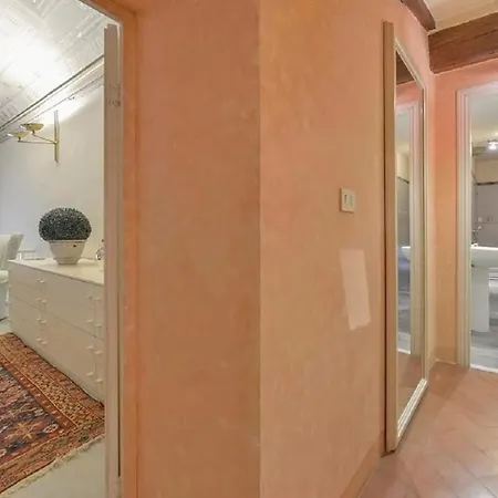 Maggio Palace By Vacavilla Apartment